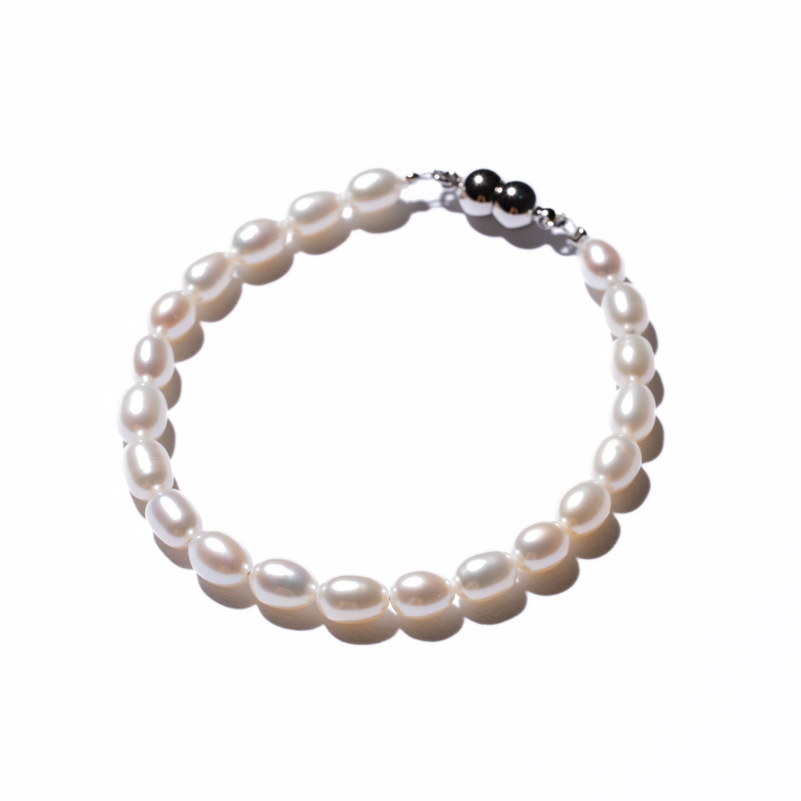 Rice 8.0mm パールブレスレット-MUSUBI(結)|職人仕上げ・マグネット