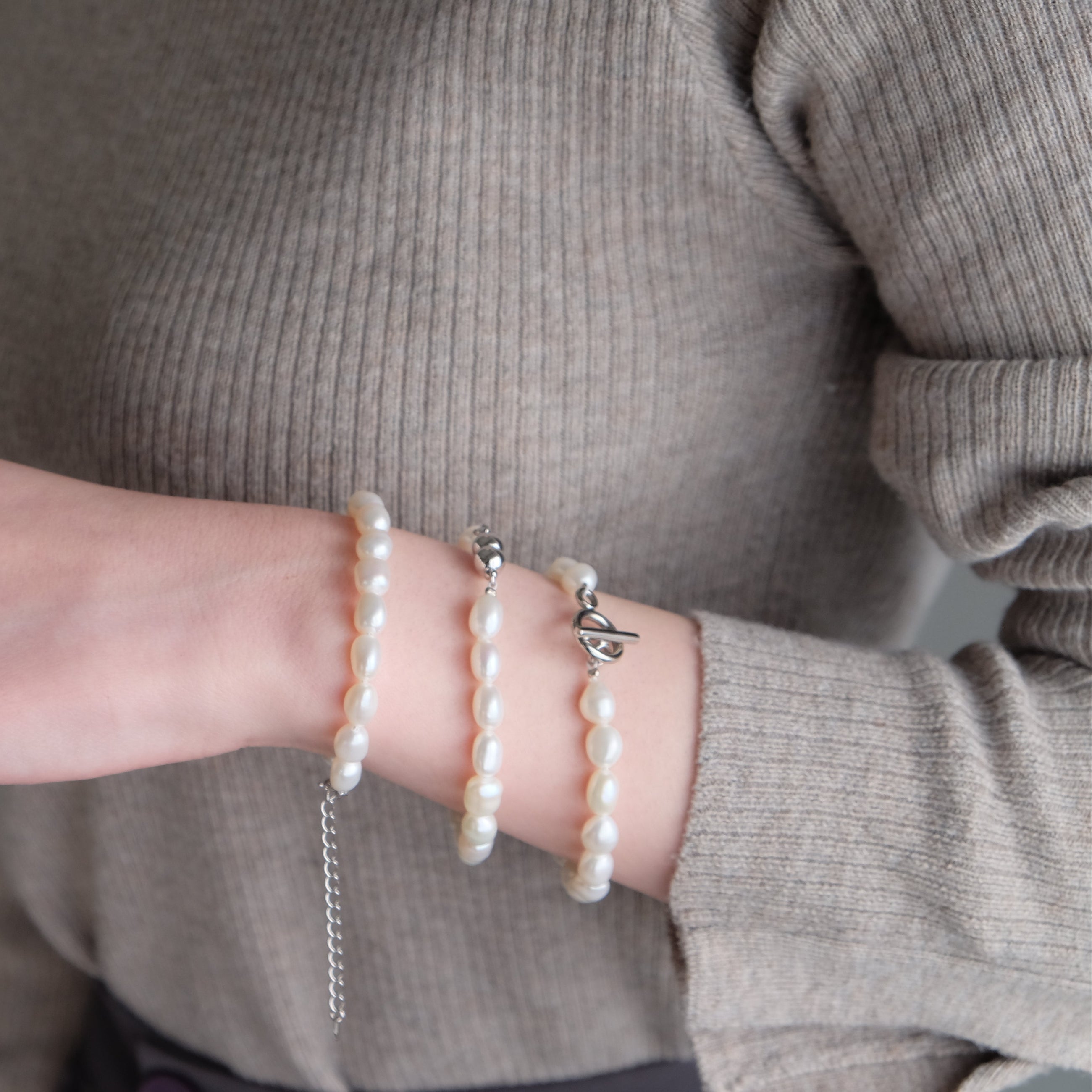 Rice 8.0mm パールブレスレット-MUSUBI(結)|職人仕上げ・ステンレスマンテル