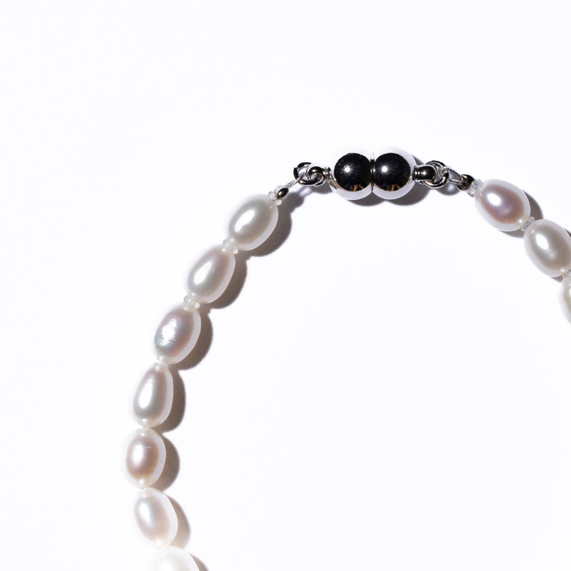 Rice 8.0mm パールブレスレット-MUSUBI（結）｜職人仕上げ・マグネット