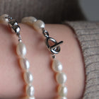 Rice 8.0mm パールブレスレット-MUSUBI（結）｜職人仕上げ・ステンレスマンテル